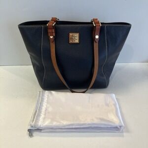 Dooney & Bourke  Black Pebble Grain Janie Tote Handbag W/ Dust Bag